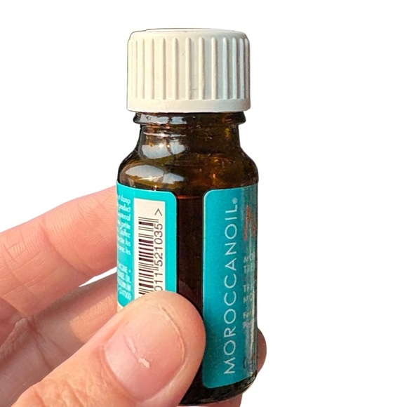 Morrocanoil Treatment Light Hair Oil for Fine Hair .34oz/10mL Travel Size - Picture 4 of 5